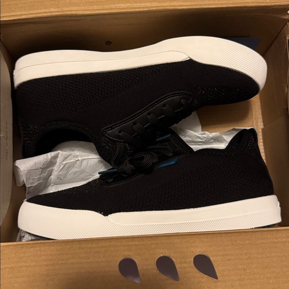 Vessi Weekend
Colour: Asphalt Black
Regular Width - Picture 8 of 10